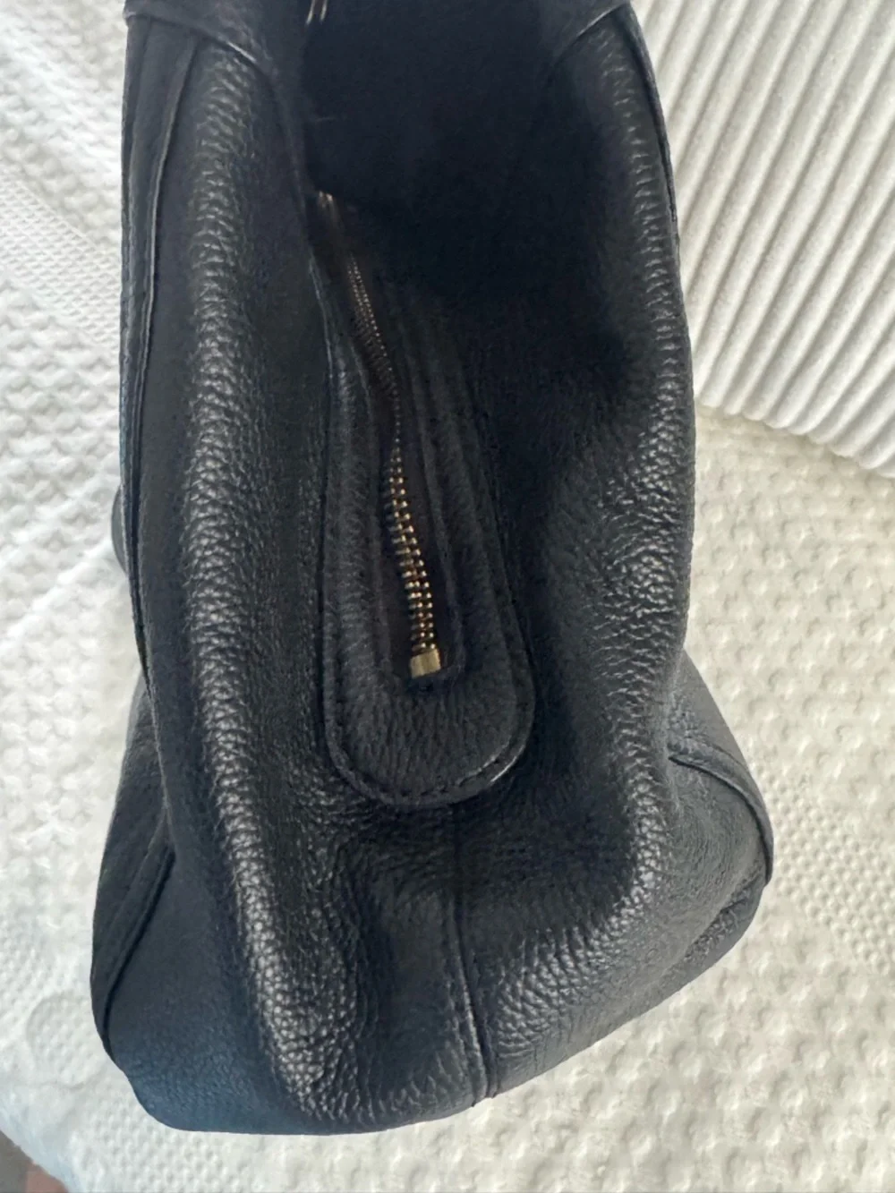 Coach Black Pebbled Leather Shoulder Bag with Gold Hardware - Picture 8 of 16